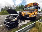 Violente collision entre un autobus et un véhicule à Saint-Damase