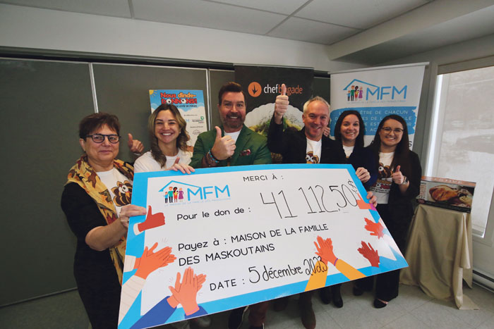 Isabelle Eysseric, d’Industrie Gastronomique Cascajares, Émilie Grenier et Benoît Bienvenue, du Groupe Benoît Bienvenue, Jocelyn et Marylène Leblanc, de Lebco, et Andréanne Morin, directrice accompagnement aux familles à la Maison de la famille des Maskoutains. Absentes sur la photo :  Laurie Leblanc, de Lebco, et Myriam Martel, directrice générale de la Maison de la famille des Maskoutains. Photothèque | Le Courrier ©