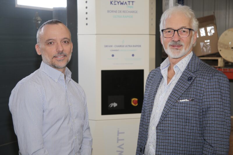 André Desroches, chef de la direction de Bectrol, et Sylvain Benoit, président de Bectrol. Photothèque | Le Courrier ©��