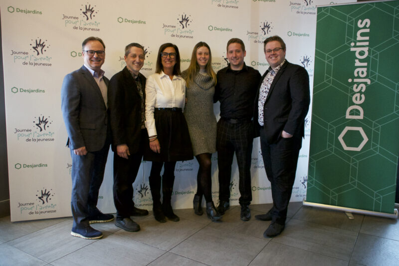 Le comité organisateur de la Journée pour l’avenir de la jeunesse Desjardins qui se déroulera le 5 juin à la Rôtisserie St-Hubert de Saint-Hyacinthe. Photo Chloé Beaugrand