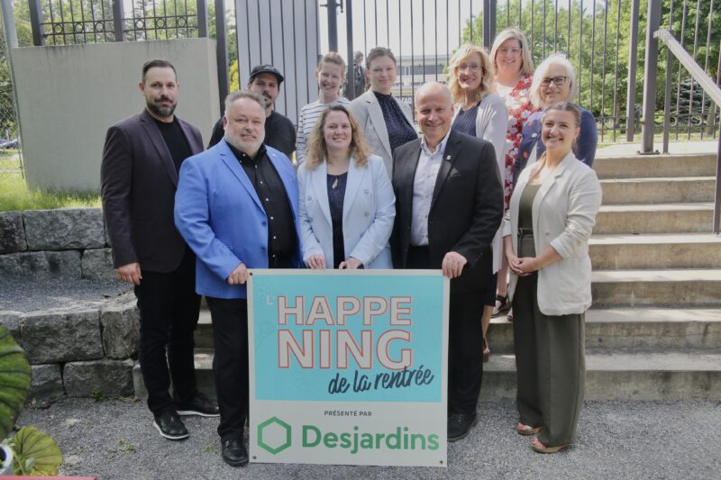 Les organisateurs et partenaires se sont rassemblés pour le lancement de la deuxième édition du Happening de la rentrée du Quartier des études supérieures de Saint-Hyacinthe. Photothèque Le Courrier ©