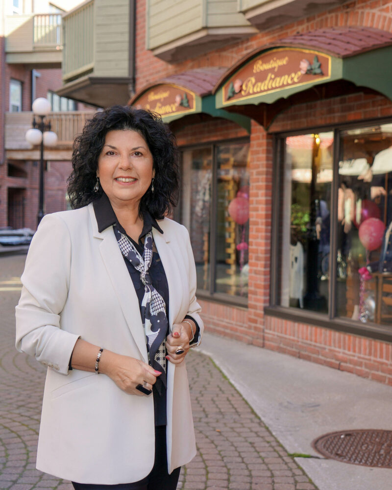 Quarante ans après l’ouverture de la Boutique Radiance, sa propriétaire, Sylvie Vallières, est toujours aussi passionnée. Photothèque | Le Courrier ©