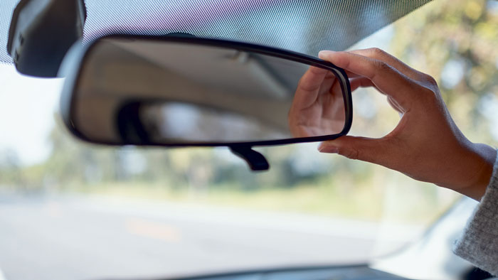 Vous prenez le volant? Ajustez 
vos rétroviseurs correctement!