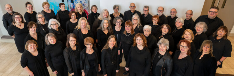 Les 38 choristes de l’ensemble vocal Les Porte-Bonheur s’en donneront à cœur joie le 8 juin avec leur spectacle soulignant les 25 ans de l’organisme. Photo gracieuseté