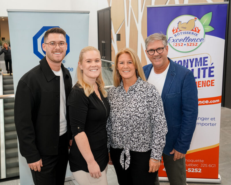 La famille Parenteau-Bourgeois, propriétaire de la Rôtisserie Excellence, assure la présidence d’honneur de la 31e édition du souper-bénéfice Homard à volonté du Club Optimiste Douville. Photothèque | Le Courrier ©