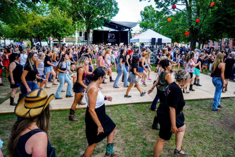 Les nombreuses activités culturelles gratuites offertes par la Ville de Saint-Hyacinthe au cours de l’année contribuent sans aucun doute au bonheur des Maskoutains. Photothèque | Le Courrier ©
