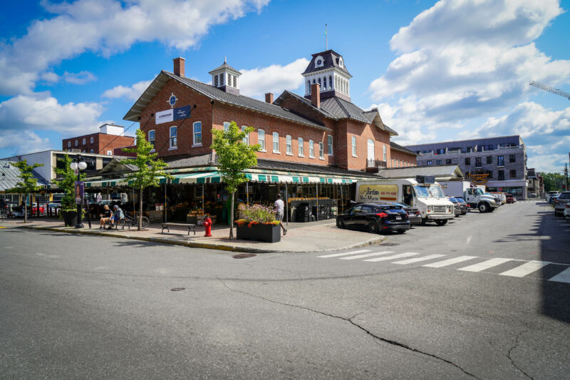 Le 1555 Marché public de Saint-Hyacinthe est un arrêt incontournable dans le cadre de la Semaine des marchés publics du Québec qui se déroule jusqu’au 10 août. Photothèque | Le Courrier ©