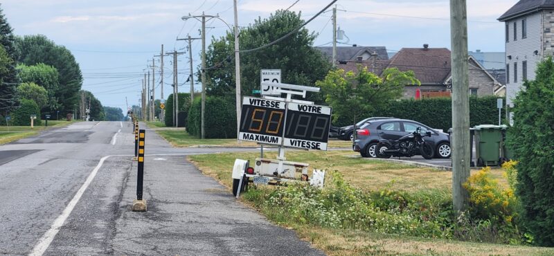 La Municipalité de Sainte-Hélène-de-Bagot a récemment fait installer deux radars pédagogiques sur son territoire. Photo gracieuseté