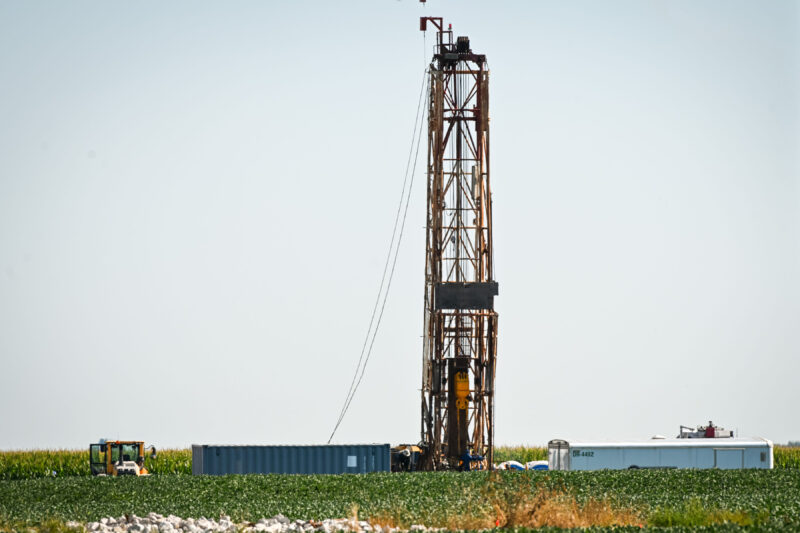 Des travaux menés sous la supervision du ministère de l’Énergie et des Ressources naturelles se déroulent sur des sites d’anciens puits de gaz de schiste laissés inexploités depuis plusieurs années, situés à Saint-Hyacinthe (photo) et à La Présentation. Photothèque | Le Courrier ©